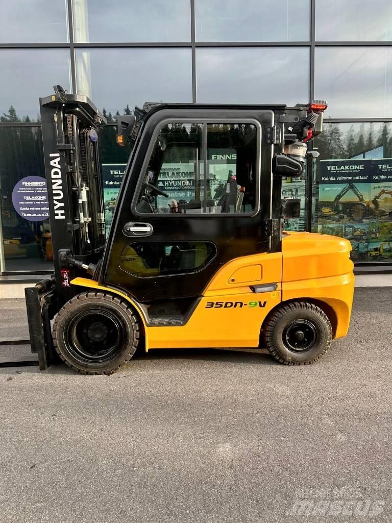 Hyundai 35DN-9V Дизелови камиони