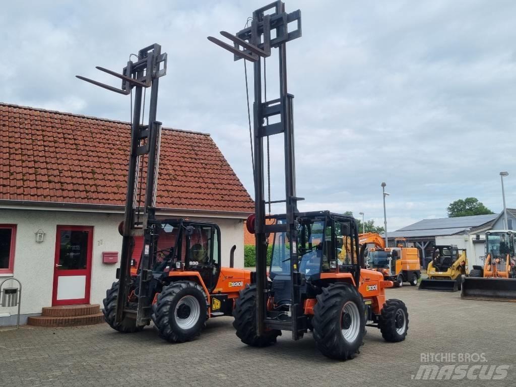 JCB 930-4 Камиони за херавни местности
