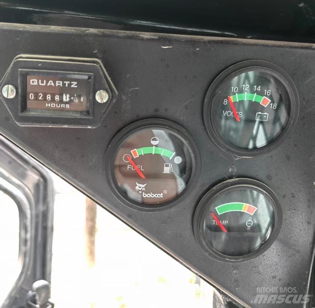 Bobcat S 16 Мини товарачи
