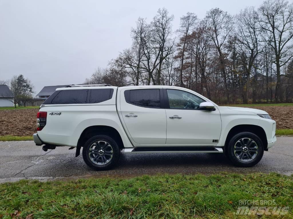 Mitsubishi L200 Пикапи
