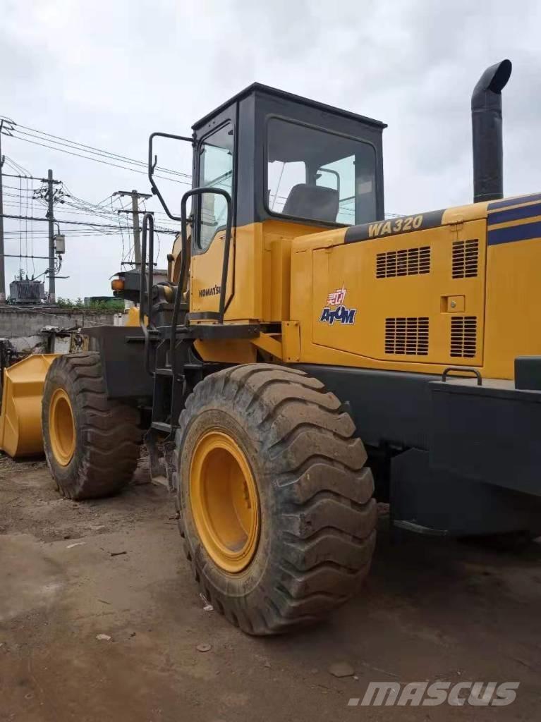 Komatsu WA 320-3 Колесни товарачи