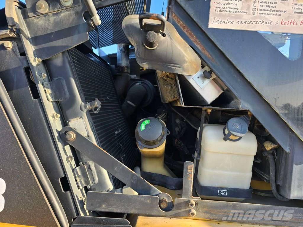 CAT 908 Колесни товарачи