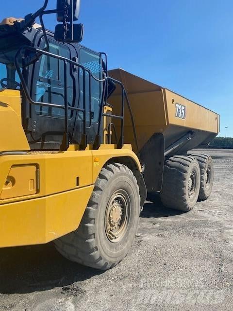 CAT 735 Дъмпери/моторни превозни средства