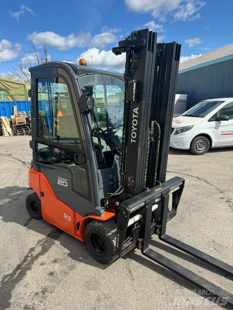 Toyota 8FBMK20T Електрически вилични кари-повдигачи