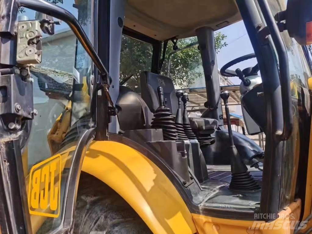 JCB 3 CX Товарач със заден ексватор
