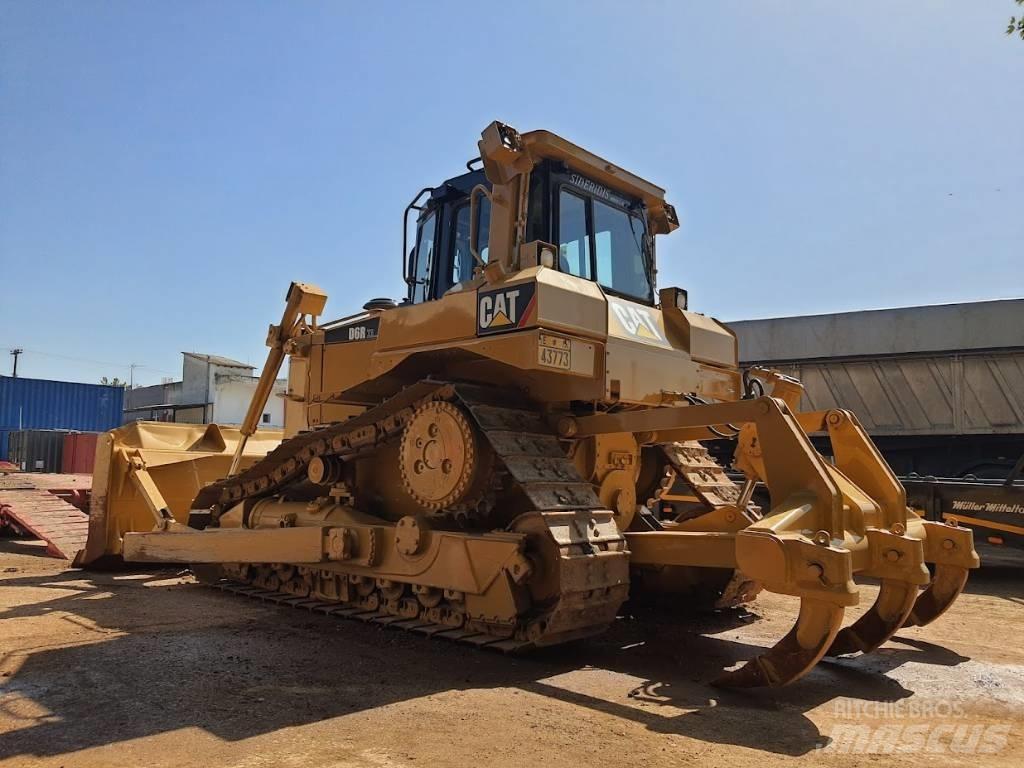 CAT D 6 R XL III Верижни булдозери
