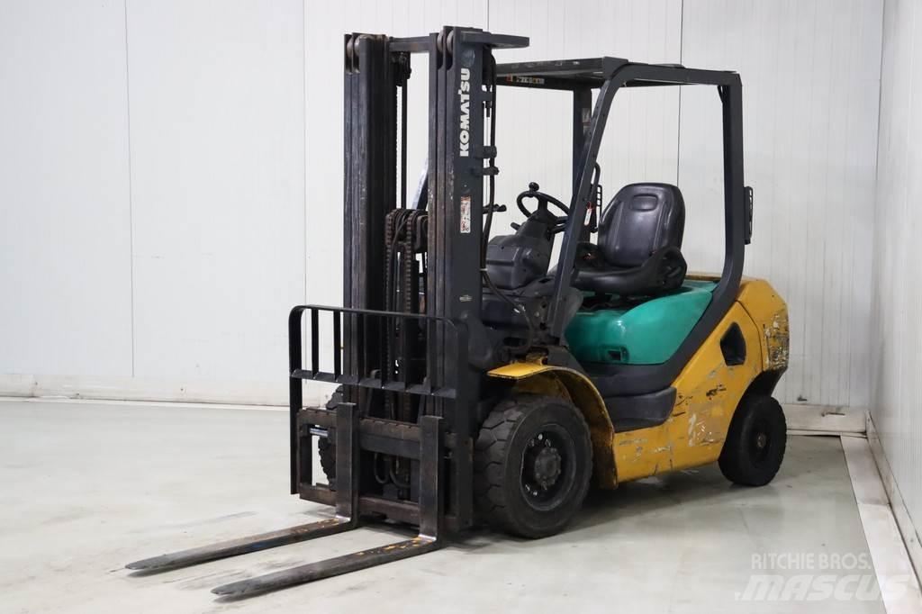 Komatsu FD25T-16 Дизелови камиони