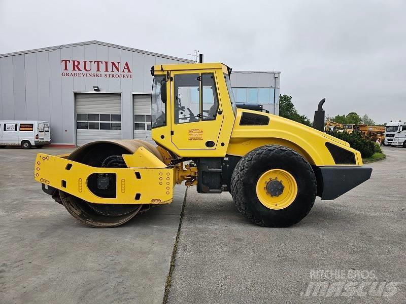 Bomag BW 213 D H-4 Еднобарабанни ролки
