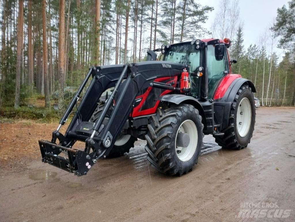 Valtra T234 Active Трактори