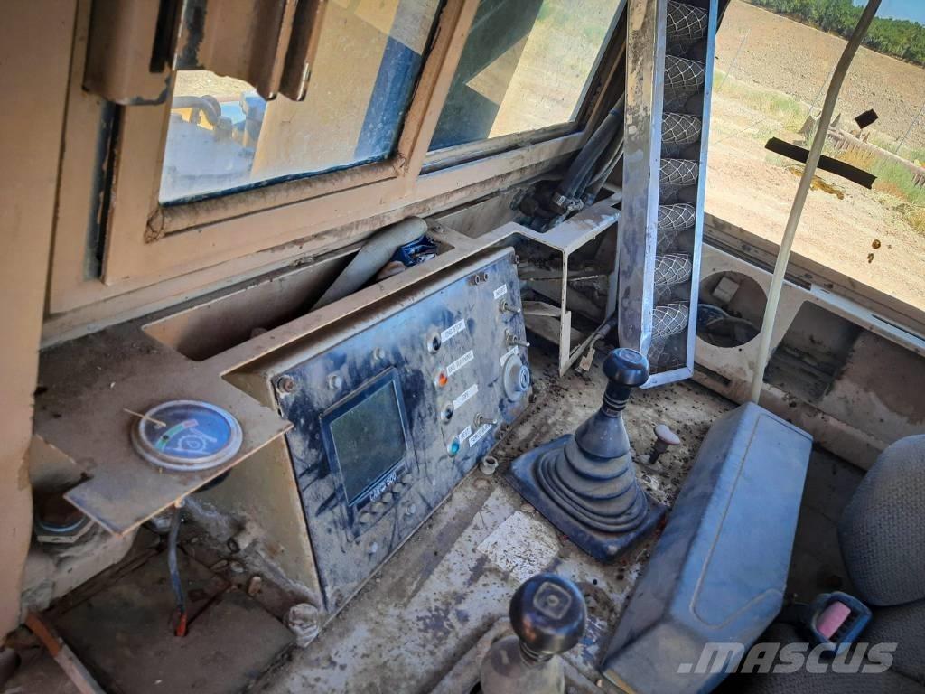 Komatsu D 375-1 Верижни булдозери
