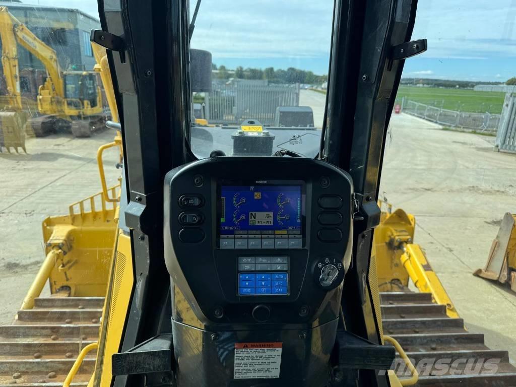 Komatsu D85PX-18 Верижни булдозери
