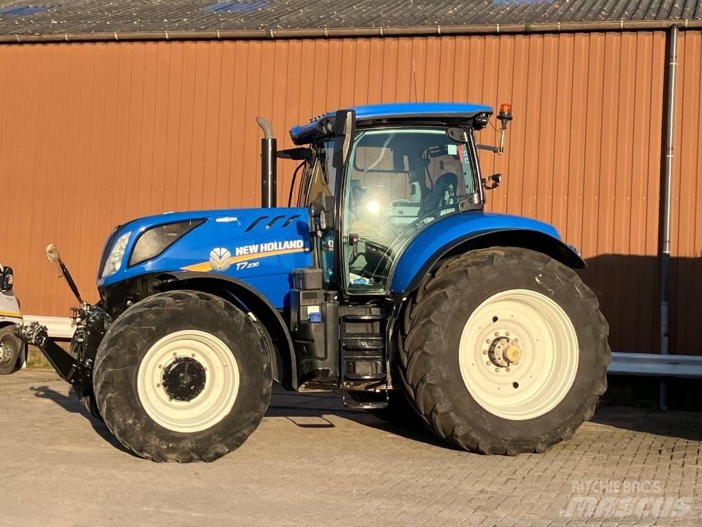 New Holland T 7.230 Трактори