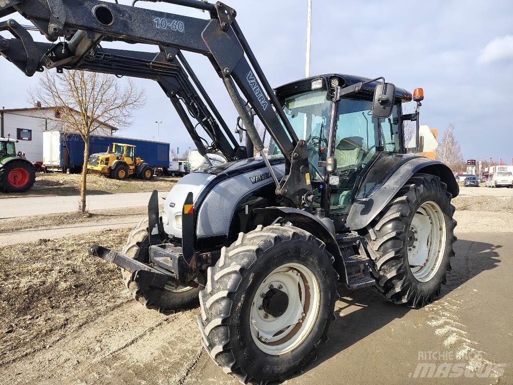 Valtra C120 Трактори