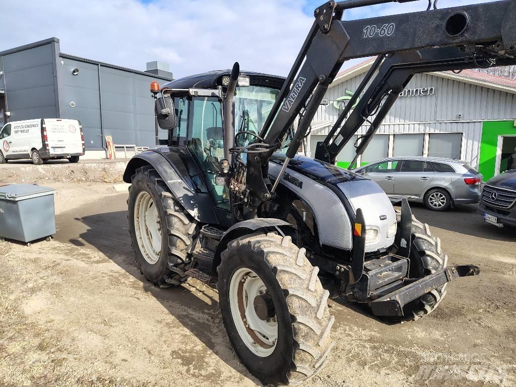 Valtra C120 Трактори