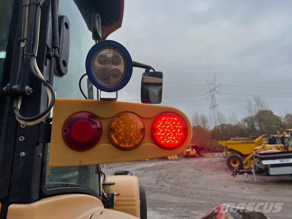 Hydrema 926 E ESD Товарач със заден ексватор