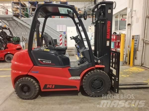 Manitou MI25D Камиони за херавни местности