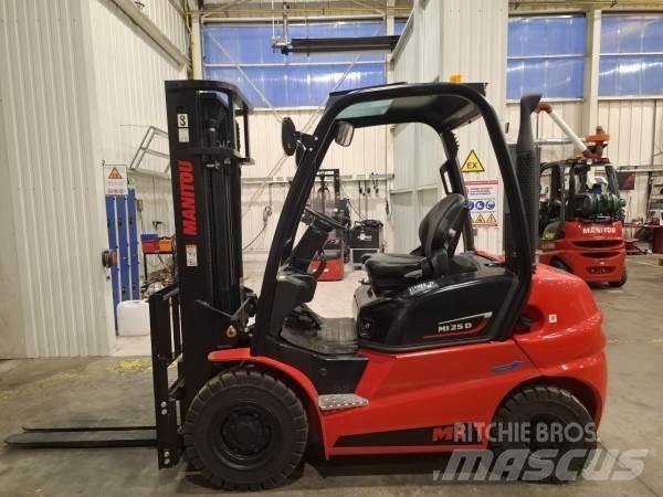 Manitou MI25D Камиони за херавни местности
