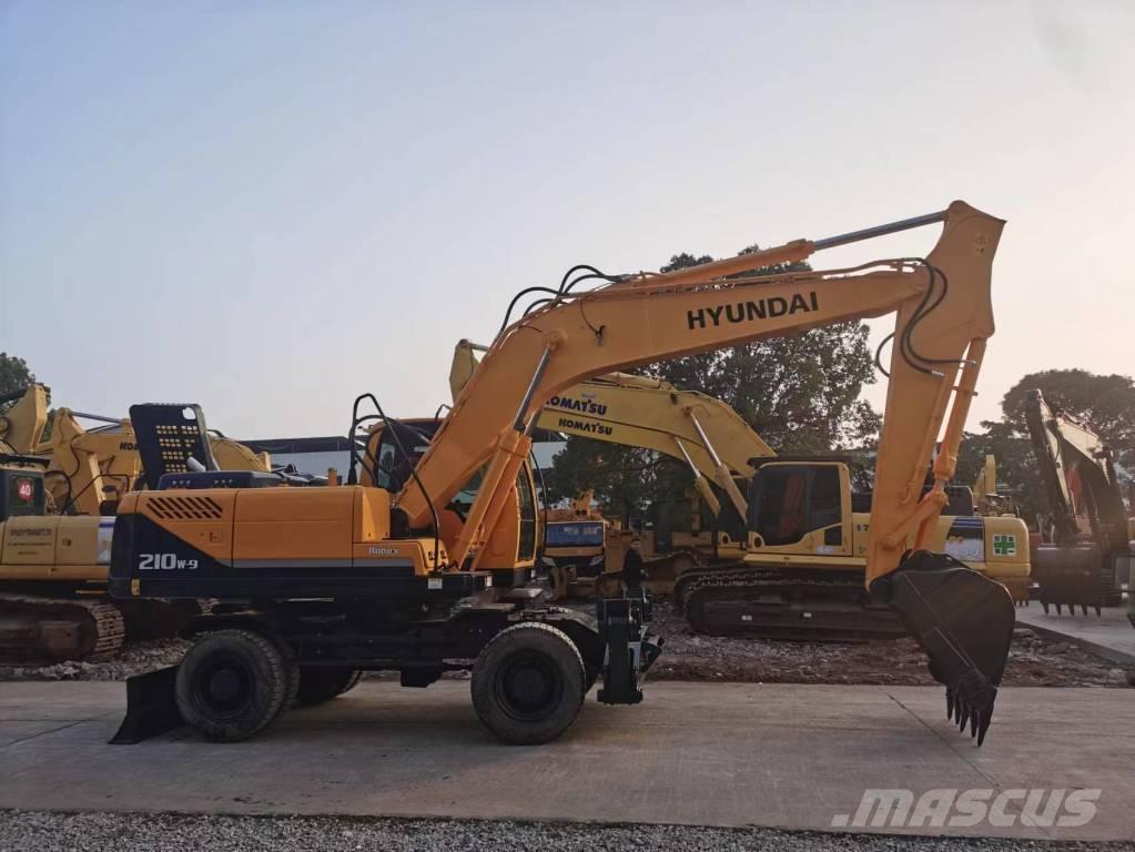 Hyundai R210W-7 Колесни екскаватори