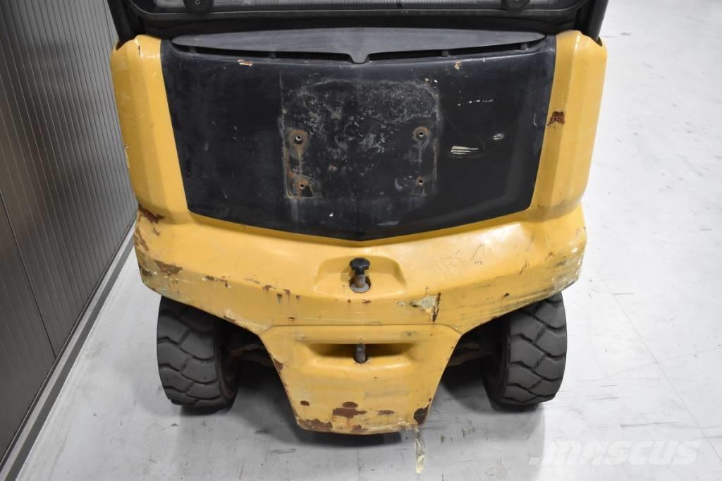 CAT EP 30 CN Електрически вилични кари-повдигачи