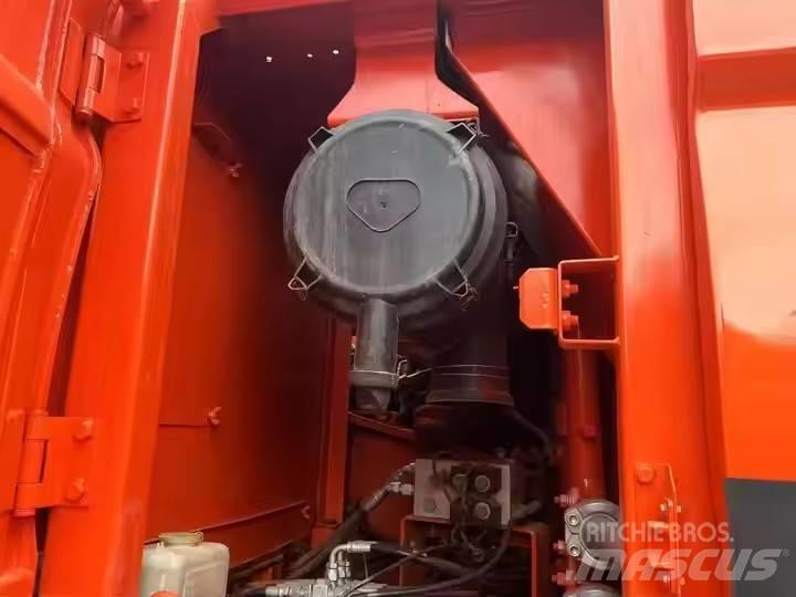 Doosan DX 225 LC Верижен екскаватор