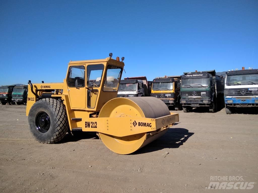 Bomag BW 212 Еднобарабанни ролки
