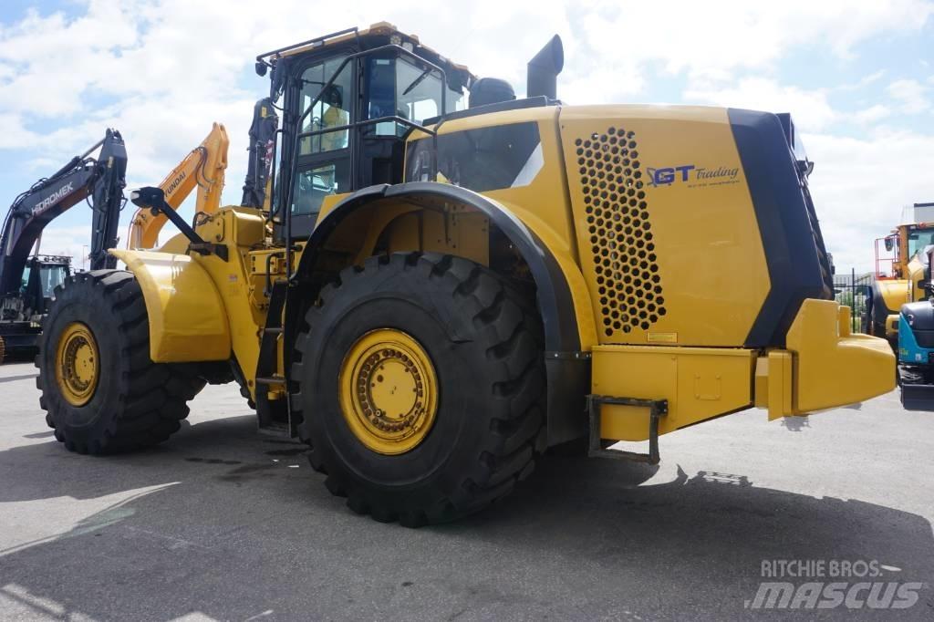 CAT 980M Колесни товарачи