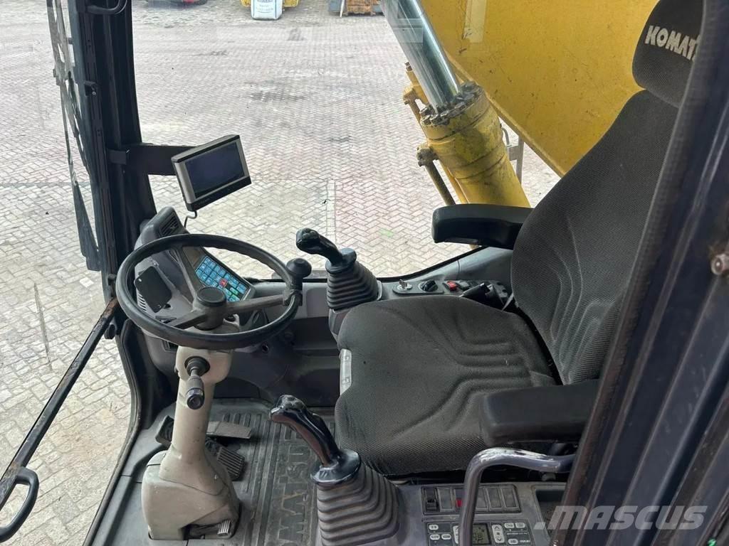 Komatsu PW200 Колесни екскаватори