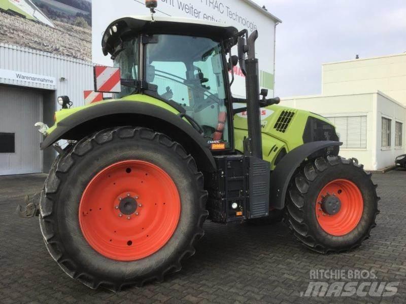 CLAAS AXION 810 Трактори