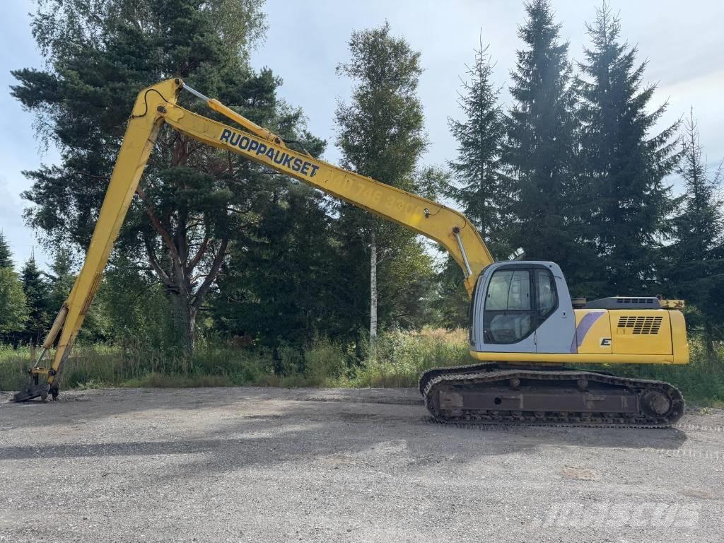 New Holland E 215 Екскаватори с дълго рамо