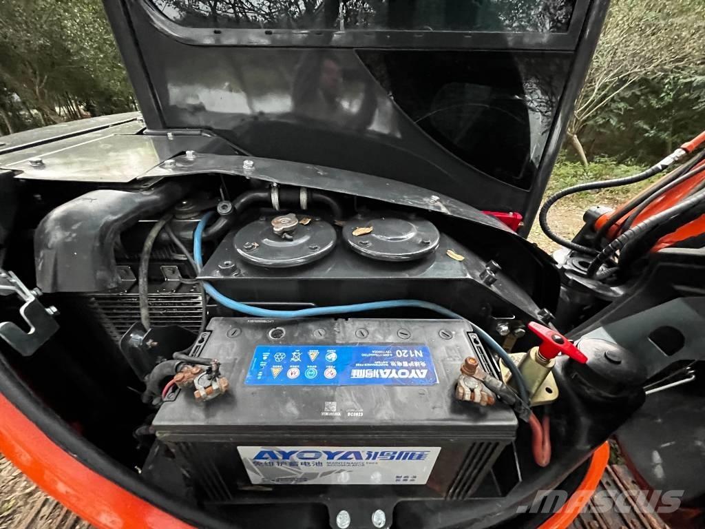 Hitachi ZX 50 U Мини екскаватори < 7 т