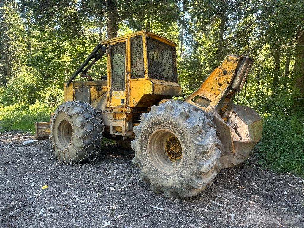 John Deere 540 E Скидери
