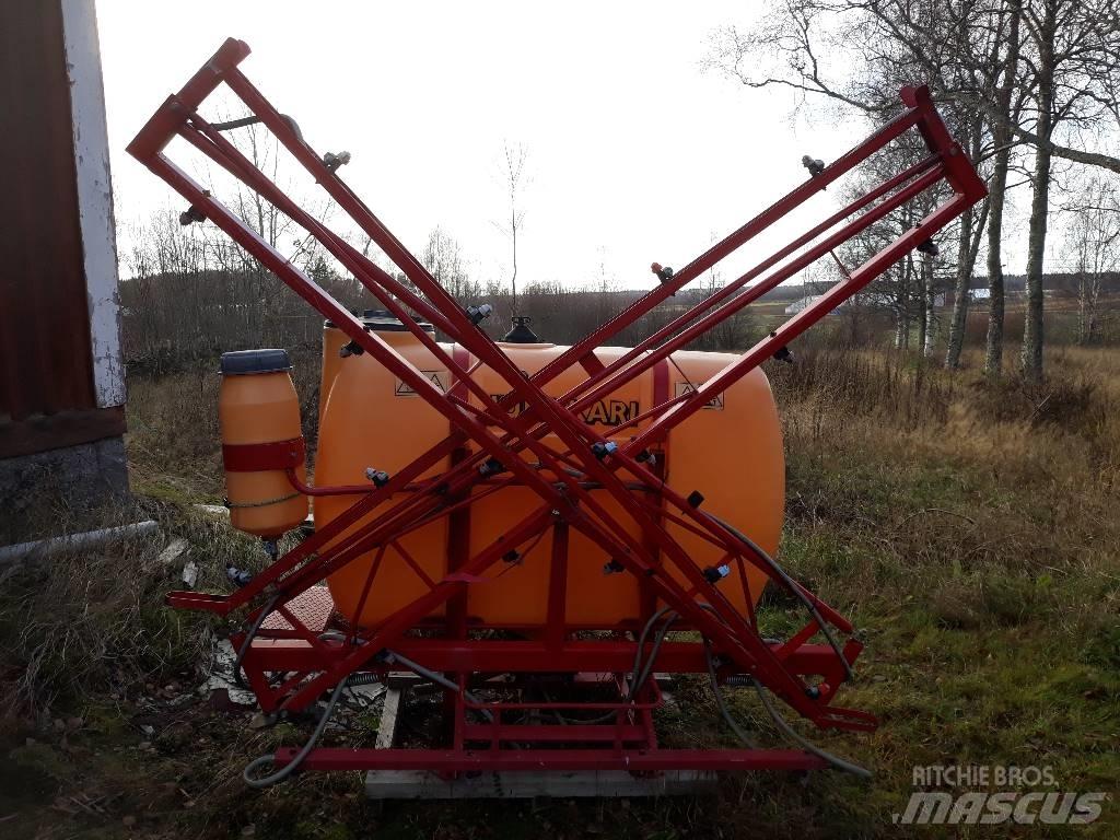 Junkkari 8/700 Навесни пръскачки

