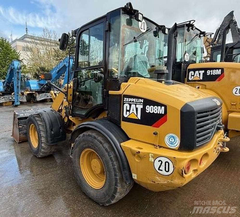 CAT 908M Колесни товарачи