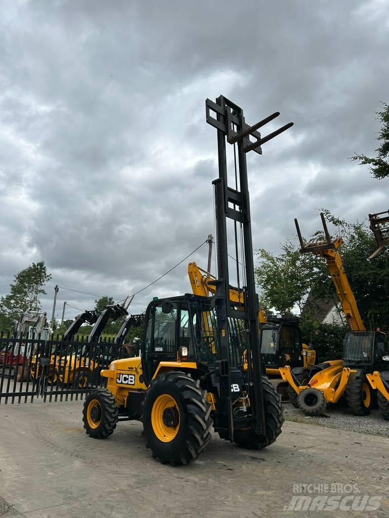 JCB 926 RTFL Камиони за херавни местности