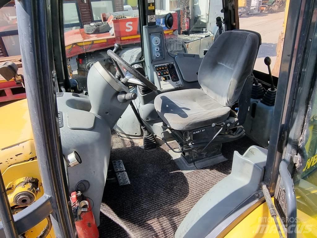 Komatsu WB 93 S-5EO Товарач със заден ексватор
