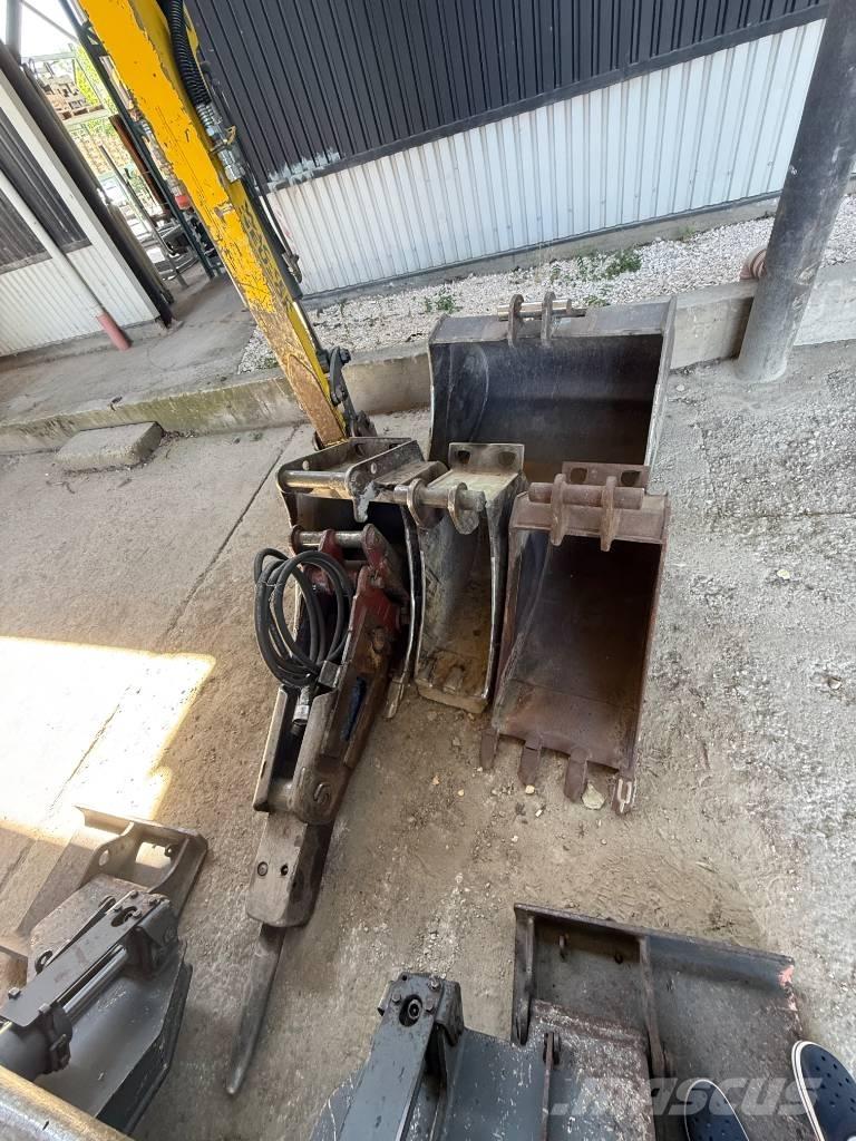Wacker Neuson 9503 Колесни екскаватори