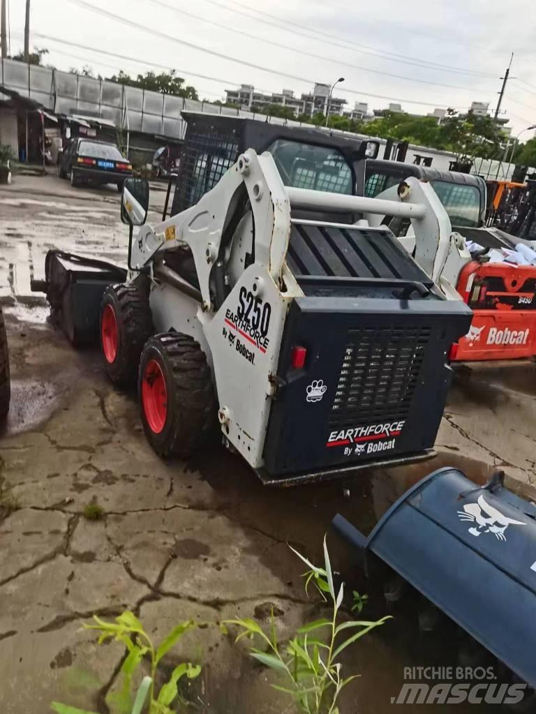 Bobcat S 250 Мини товарачи
