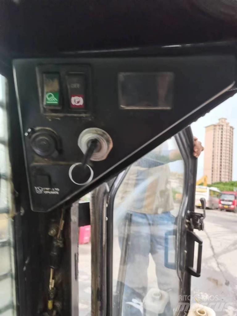 Bobcat S 250 Мини товарачи
