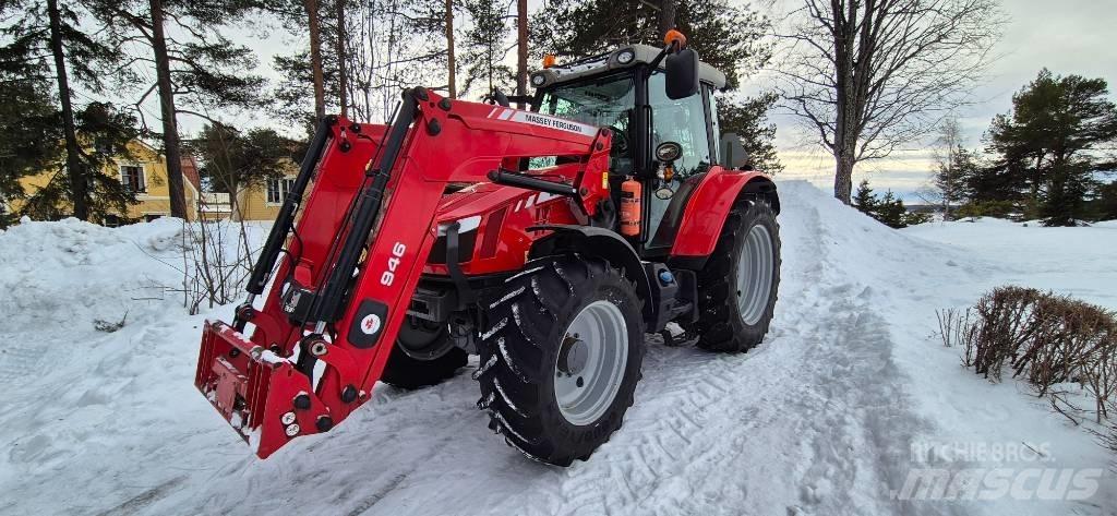 Massey Ferguson 5612 Трактори
