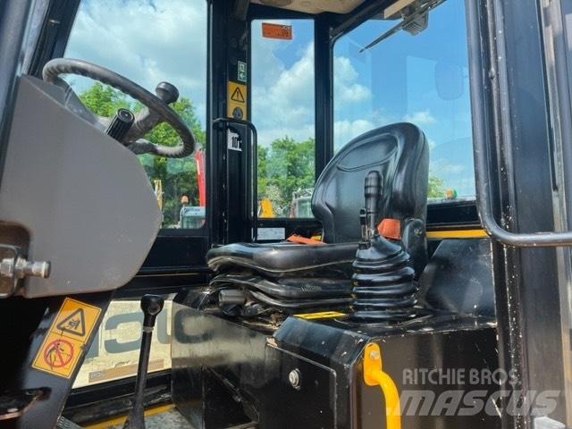 JCB 6ST Странични самосвали