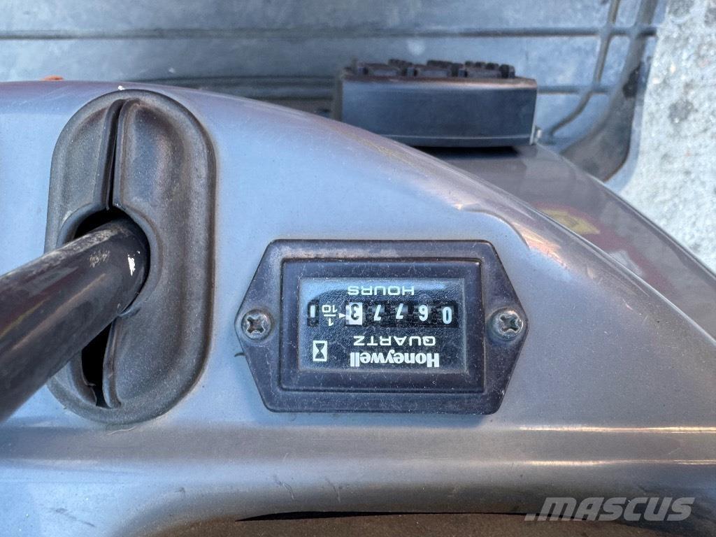 Yanmar SV08 (1D776) Мини екскаватори < 7 т