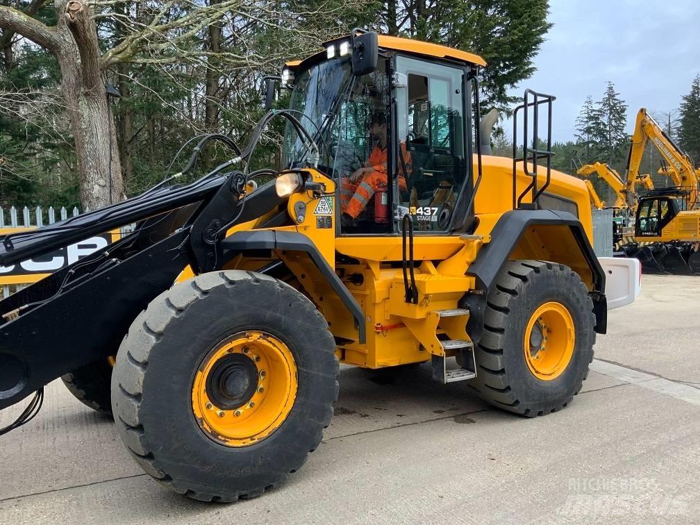 JCB 437 HT Колесни товарачи