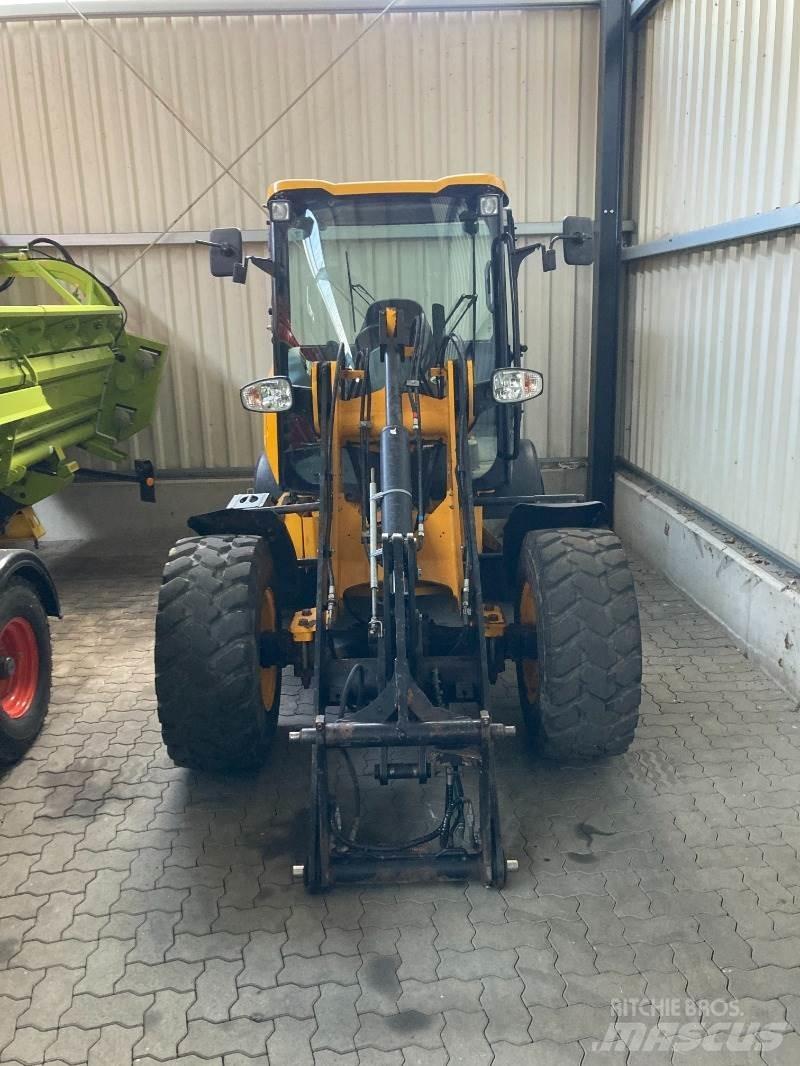 JCB 407 Колесни товарачи