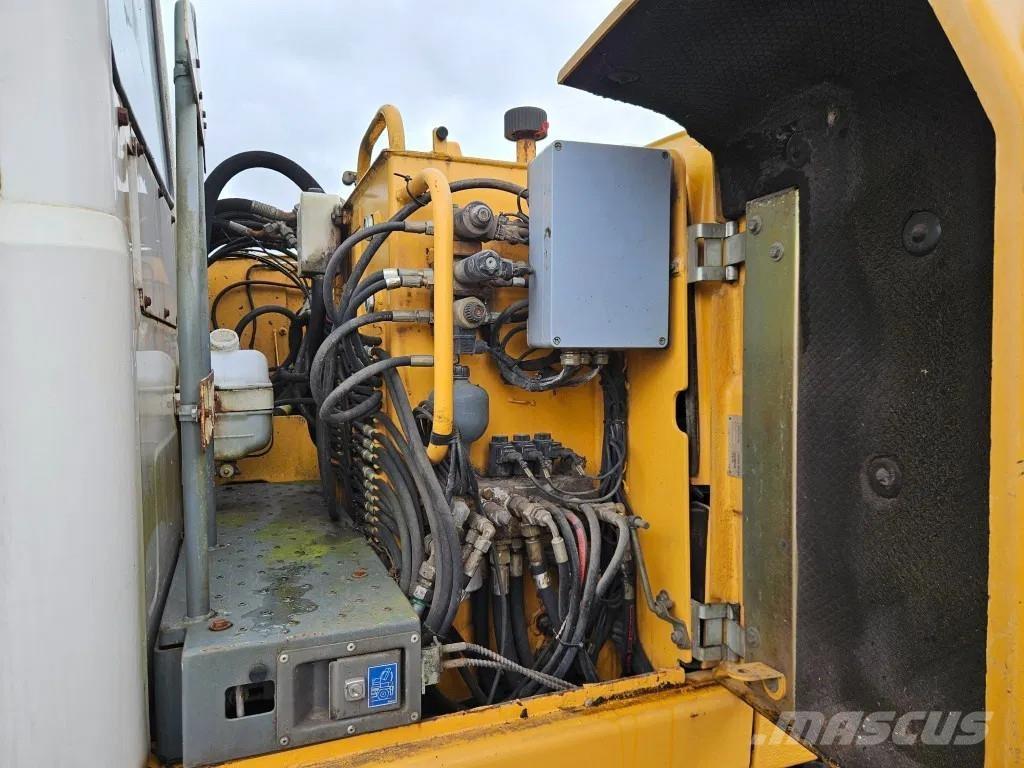 Liebherr A 314 Колесни екскаватори