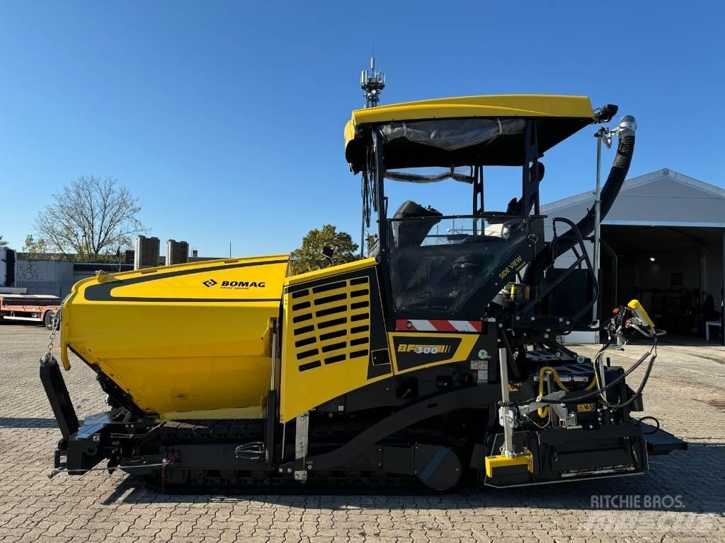 Bomag BF 300 C-2 Машини за асфалт