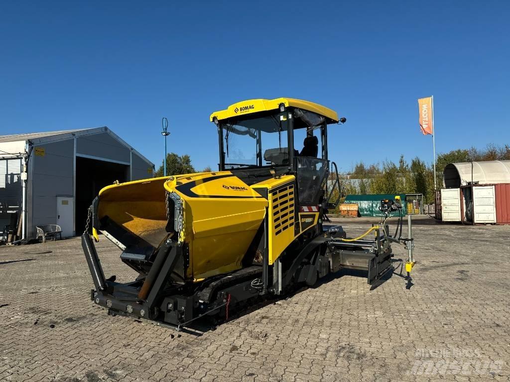Bomag BF 300 C-2 Машини за асфалт