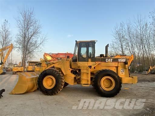 CAT 950F Колесни товарачи