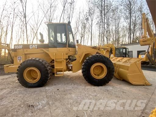 CAT 950F Колесни товарачи