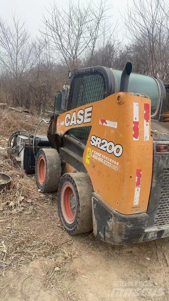 CASE SR 200 Мини товарачи
