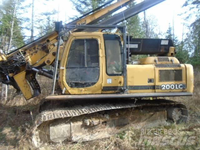 John Deere 200 LC Машини за кастрене на дървета